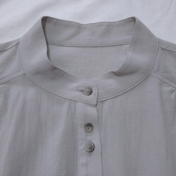 Taumiya Light Gray Blouse - Picture 4 of 6